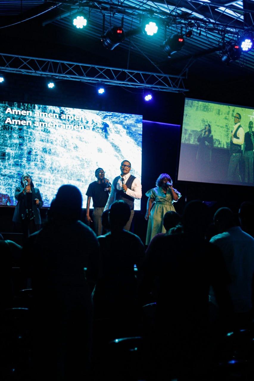 Chaeslin Trollip leading worship at Crossover City Church